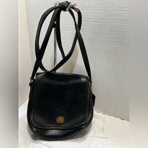 Coach Vintage 1090 Elegant Black Leather Shoulder Bag